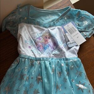 Frozen Elsa Dress with Silver Snowflakes NWT! 4T